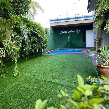 Suria 1 Homestay Jb With Private Pool Johor Bahru Exteriör bild